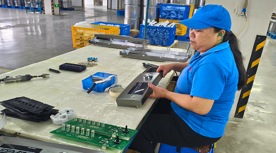 品質源于嚴苛測試，金環(huán)電器的實驗室保障